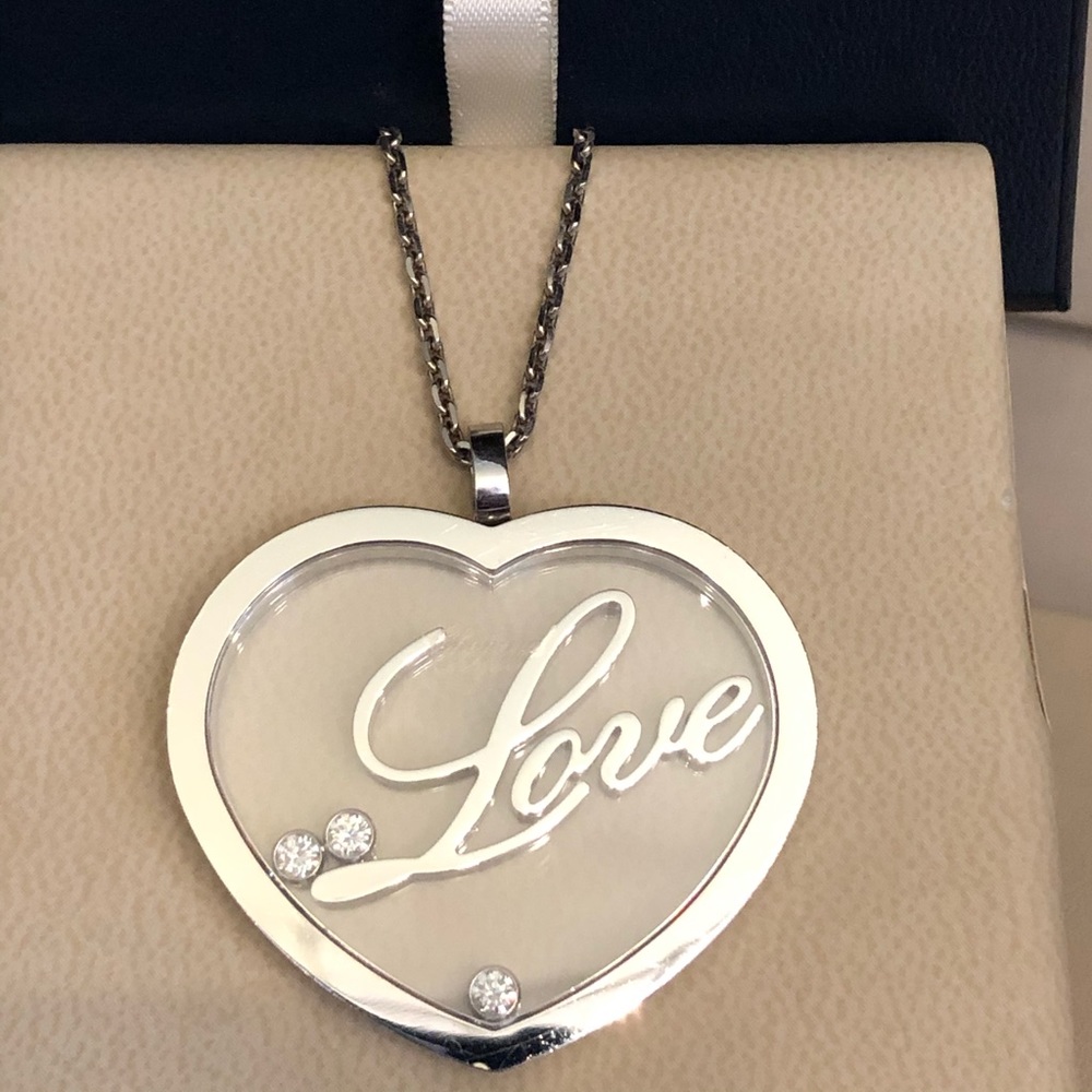 Chopard Happy Diamond “LOVE”  Pendent NEW !